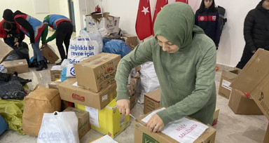 Kaybettiği evladının kıyafetlerini bağışladı