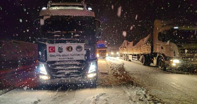 Bursa-Ankara karayolu ulaşıma açıldı: Yardım tırları deprem bölgelerine hareket etti!
