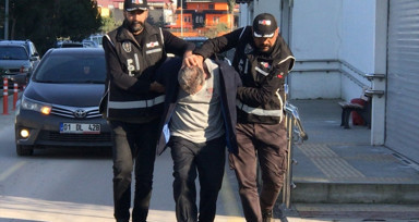 Depremlerin etkilediği Adana'da yıkılan Hasan Alpargün Apartmanı ile ilgili şoke eden bir detay çıktı: İnsanlara apartmanı burayı özel yaptım diyerek satmış