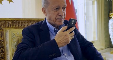Cumhurbaşkanı Erdoğan, 11 gün sonra enkazdan çıkarın Aleyna Ölmez ile görüştü