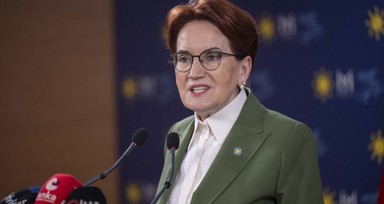 Genel İdare Kurulu (GİK) üyeleriyle bir araya gelen ve sonrasında açıklamalarda bulunan Meral Akşener'e ünlülerden tepkiler yağıyor!