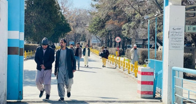 Afganistan'da eğitim kız öğrenciler olmadan başladı