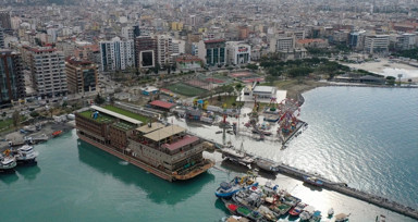 Süheyla Sultan gemisi, Hatay İskenderun'da depremzedeleri ağırlamaya başladı