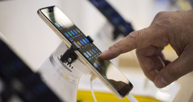 İthal cep telefonlarına gümrük zammı iptal edildi