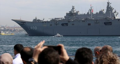 TCG Anadolu gemisi Sarayburnu Limanı'na demirledi: Gemi, yarın vatandaşların ziyaretine açılacak