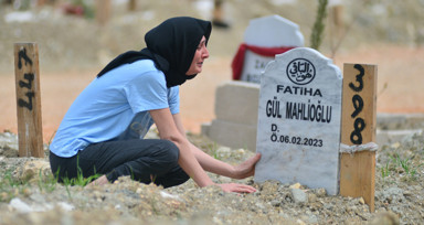 Kahramanmaraş merkezli depremlerden etkilenen Hatay'da buruk bayram