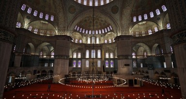 Restorasyonu tamamlanıp yeniden açılan Sultanahmet Camii'nden eşsiz görüntüler