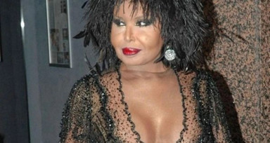 Bülent Ersoy'un son halini görenlerin aklına aynı soru geldi: Estetik mi yaptırdı? Diva, yeni tarzıyla sosyal medyada gündem oldu