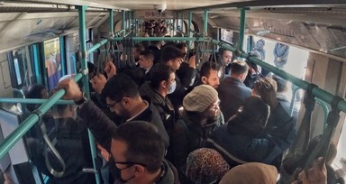 Metrobüste iğrenç taciz! 16 yaşındaki kızı istismar eden sapıktan skandal sözler: Ani fren yapınca...