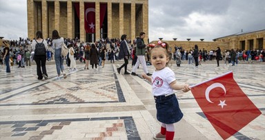 19 Mayıs coşkuyla kutlanıyor! Gençler Ata'nın huzurunda
