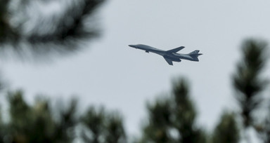 Balkanlarda sıcak saatler! ABD'nin bombardıman uçakları havalandı