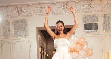 Oğuzhan Koç ile olan birlikteliğini geçtiğimiz günlerde bitiren Demet Özdemir'in keyfi yerinde! Tatil pozları magazin gündemini sarstı