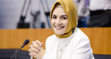 Kabine'nin tek kadın bakanı! Yeni Aile ve Sosyal Hizmetler Bakanı Mahinur Özdemir Göktaş oldu