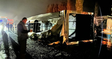 AK Parti Grup Başkanvekili Bahadır Yenişehirlioğlu ve oğlu trafik kazası geçirdi