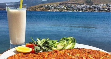 Bodrum'da tatil tarifesi güncellendi!  Lahmacun, hamburger, çay, ayran... Fahiş zamlar tatilcileri şoke edecek