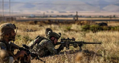 ABD askeri Türkiye sınırına 5 KM mesafede nişan aldı! AFP'nin görüntüleri gündem oldu