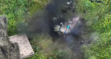 Mayına basan Ukraynalı askerin bacağı koptu! Yürekleri yakan görüntüde askerin kendine ilk yardım uygulaması takdir edildi