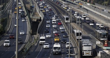 İstanbul'da 9 günlük bayram tatili sonrasında trafik yoğunluğu yaşandı