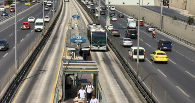 İmamoğlu seçim öncesi İstanbul'u hatırladı! İşe, metrobüs yollarından başladı