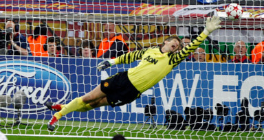 Hollandalı efsane kaleci Edwin van der Sar, beyin kanaması geçirdi