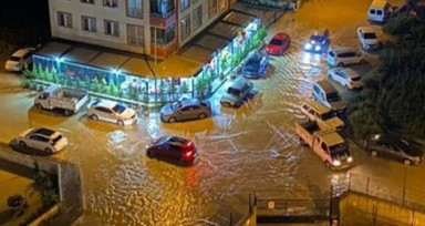 Ordu’da sel ve heyelan! Jandarma ve polis sahada: Kapanan sahil yolunda çalışmalar devam ediyor