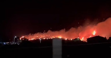 Alevler Atina'ya gidiyor! Evler yangı ahırlar boşaltıldı sadece 40 kilometre kaldı