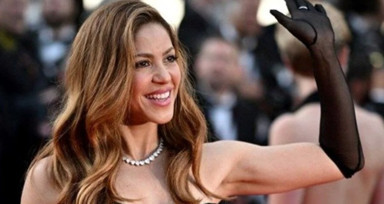 Shakira paylaşımıyla sosyal medyayı salladı! Klibinde fareyle burun buruna geldi