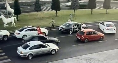 Konvoyda drift yapan şoför cezayı yedi