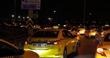 İstanbul'da taksicilerden yüzde 100 zam talebi eylemi