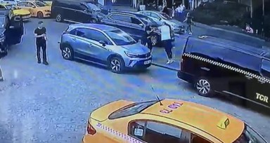 İstanbul'da taksici 'kısa mesafe' kavgasında cinayet işledi! Faslı adamı öldürdüğü anlar kamerada