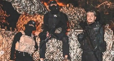 Suç örgütü adına şarkı yaptıkları gerekçesiyle gözaltına alınmışlardı! Rapçiler adliyeye sevk edildi