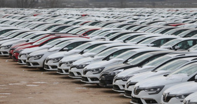 Araba almayı düşünenler dikkat! İkinci el otomobilde balon patladı fiyatlarda düşüş başladı