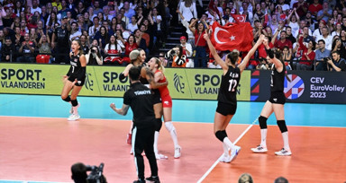 Filenin Sultanları Polonya'yı yenerek yarı finalde