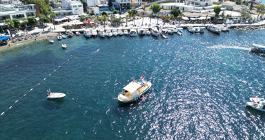 Bodrum'da deniz dibi temizliğinde 200 kilogram atık çıkarıldı!