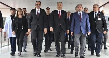İçişleri Bakanı Ali Yerlikaya ve MİT Başkanı İbrahim Kalın terör saldırısında yaralanan polisleri ziyaret etti