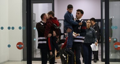 Türkiye ve KKTC vatandaşı 87 kişi Gazze'den İstanbul'a getirildi! Havalimanında AFAD yetkilileri hazır bekledi