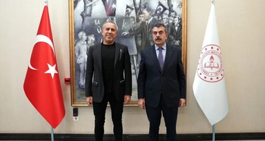 Haluk Levent, Milli Eğitim Bakanı Tekin ile bir araya geldi: Okul yapımı için protokol imzalandı