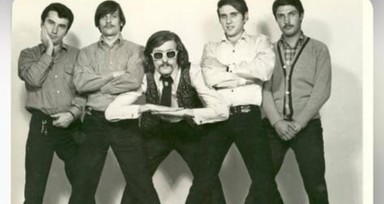 Anadolu Rock müziğinin efsane gitaristi Yalçınkaya Tümay vefat etti! Apaşlar grubunda Cem Karaca'yla birlikte çalıp söylemişlerdi