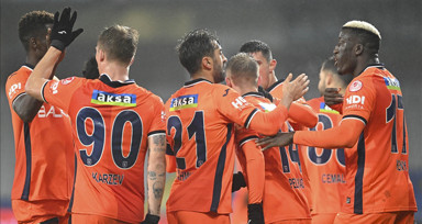 Başakşehir Türkiye Kupası'nda 2 golle turladı