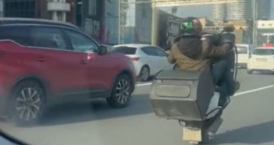 İstanbul'da tek teker üzerinde giden motosikletliye bin 387 TL para cezası