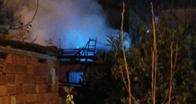 Manisa'da bir yaşlı adam yanmaktan kıl payı kurtuldu