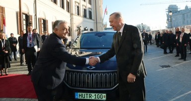 Togg karşılığında Cumhurbaşkanı Erdoğan'a at hediye eden Macaristan Başbakanı Viktor Orban espriyi patlattı