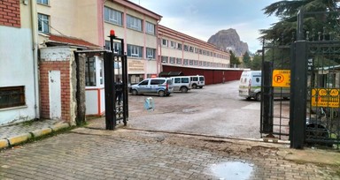 Afyonkarahisar'da bir lise öğrencisi, öğretmenini bıçakladı