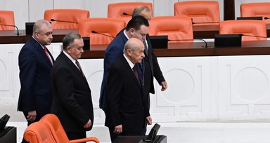 Devlet Bahçeli CHP ve DEM Parti'yi takip etmemek için TBMM'den ayrıldı! Anayasa Mahkemesinin yapması gerekeni yapıyorum