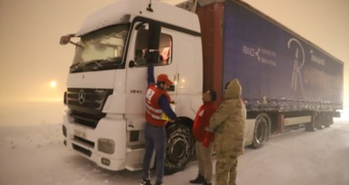 Van, Hakkari, Bitlis ve Muş'ta 540 yerleşim yerine ulaşım sağlanamıyor