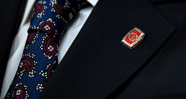 Grup toplantısında konuşan MHP Genel Başkanı Devlet Bahçeli'nin rozeti dikkat çekti