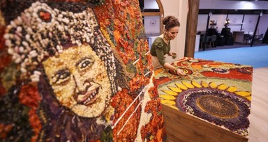 Gastronomi kenti Gaziantep'te mozaik sanatçısı baharatları sanata dönüştürdü