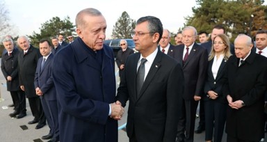 Cumhurbaşkanı Erdoğan, Özel'den kazandığı tazminatı Mehmetçik Vakfı'na bağışladı