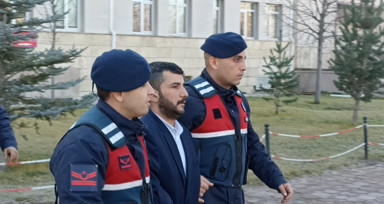 12 ayrı suçtan aranan şahıs Sivas'ta annesinin evinde yakalandı
