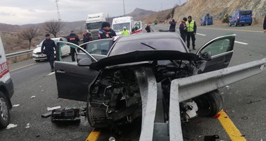 Elazığ'da trafik kazası: 1 ölü, 1 yaralı